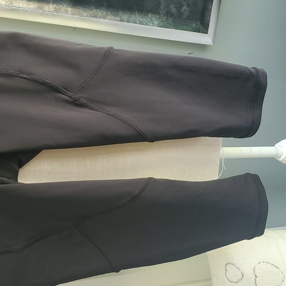 LULULEMON CAPRI LEGGINGS - Picture 3 of 12